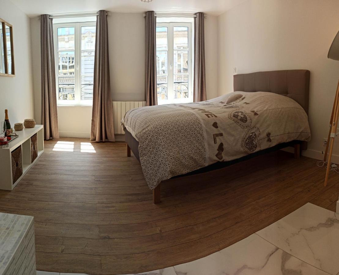 Apartamento Triplex 110 M2 Centre Historique Avec Jacuzzi Dinan Exterior foto