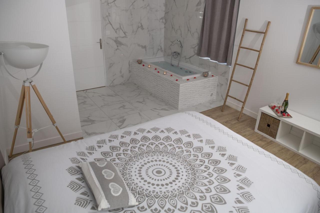 Apartamento Triplex 110 M2 Centre Historique Avec Jacuzzi Dinan Exterior foto