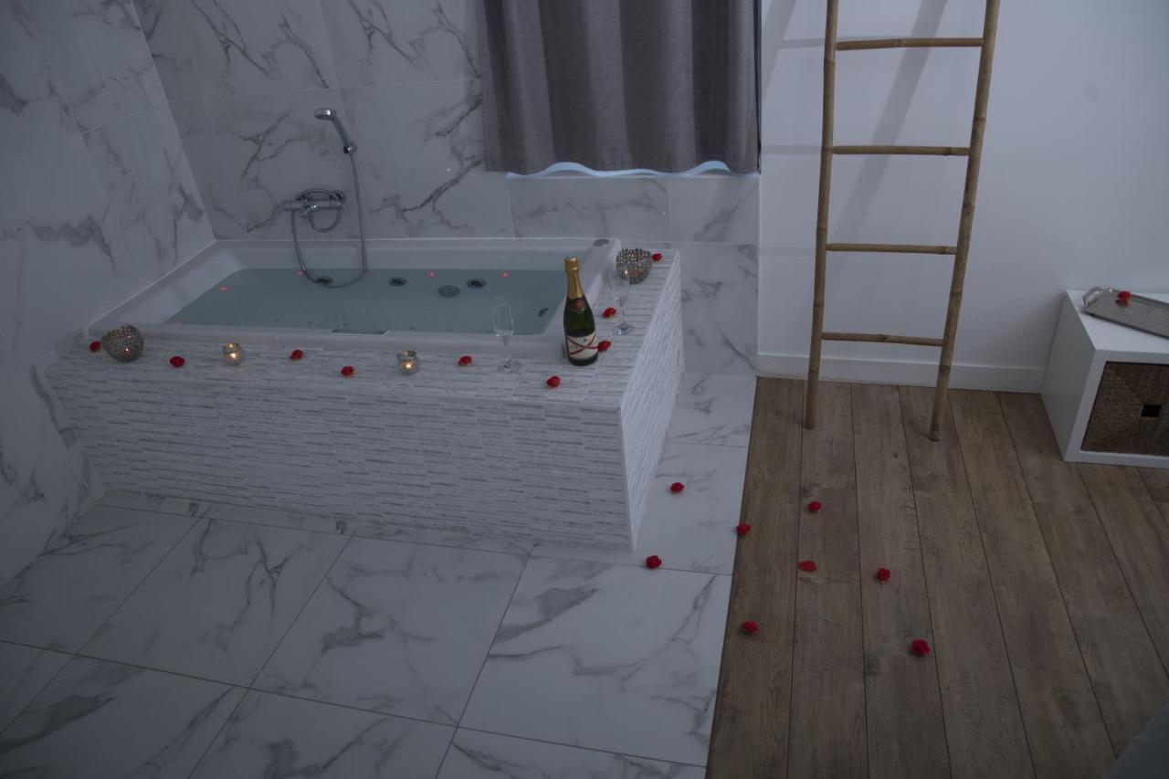 Apartamento Triplex 110 M2 Centre Historique Avec Jacuzzi Dinan Exterior foto